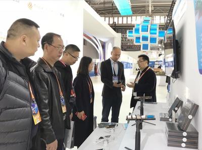2018保密技術交流大會 智能黑科技盛宴，青橙VOGA 2 AI激光投影手機驚艷亮相